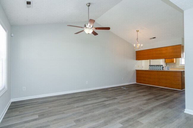 Foto del edificio - 800 Melbourne Ct