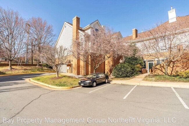 Building Photo - 2 br, 2.5 bath House - 7037 HAYCOCK RD #E