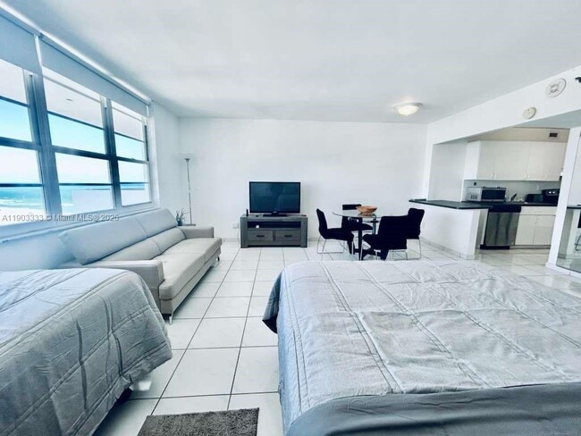 Building Photo - 100 Lincoln Rd