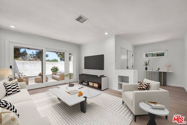 Foto del edificio - 11472 Diller Ave