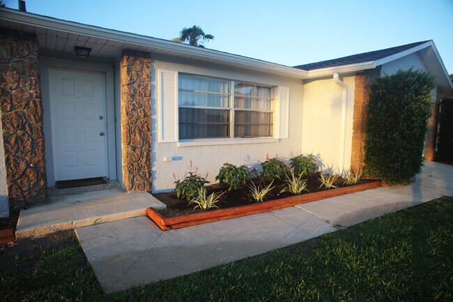 Foto del edificio - 1503 Spring Dr