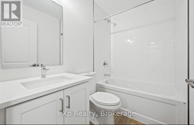 Building Photo - 824 Woolwich St