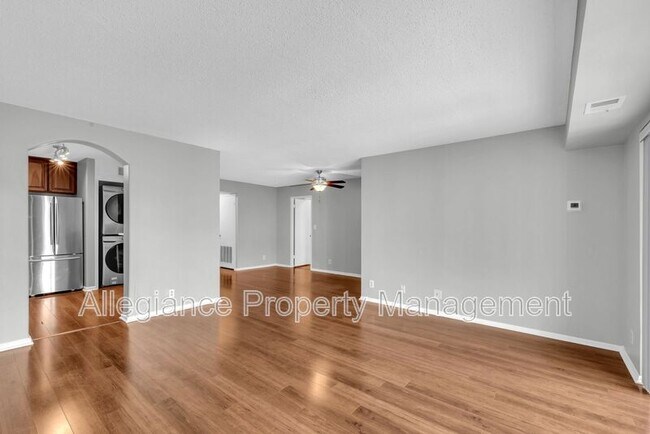 Foto del edificio - 5904 Mt Eagle Dr