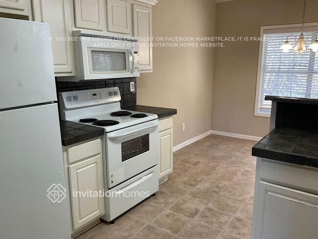 Foto del edificio - 219 Lakeview Pl