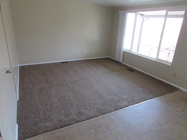 Building Photo - 3806 S Sunnyvale Dr