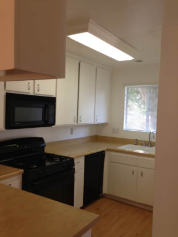 Building Photo - 2360 Euclid Ave