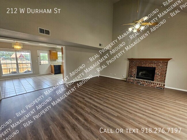 Building Photo - 212 W Durham St