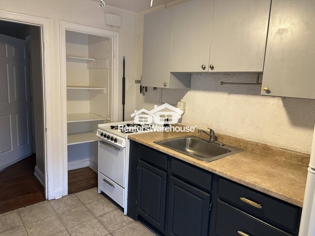 Building Photo - 3219 Taylor Ave