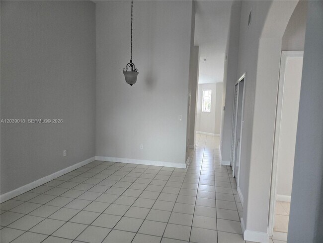 Foto del edificio - 2460 SE 16th Terrace
