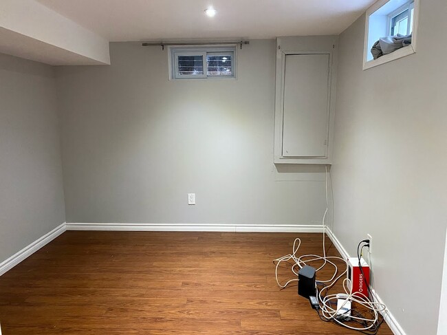 Building Photo - 33 Priam Way