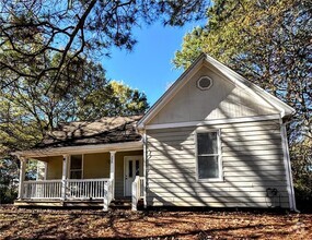 Building Photo - 200 N Clarendon Ave