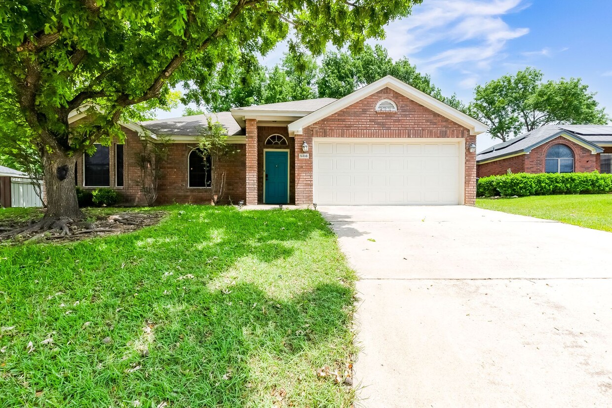 Primary Photo - 5316 Trail Dr
