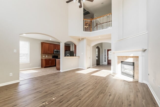 Foto del edificio - 20836 Sheridan Heights Ln