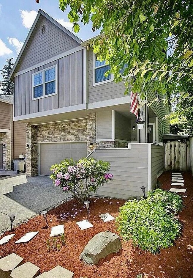 Building Photo - 3 Bed, 2.5 Bath Tigard Home with Entertain...