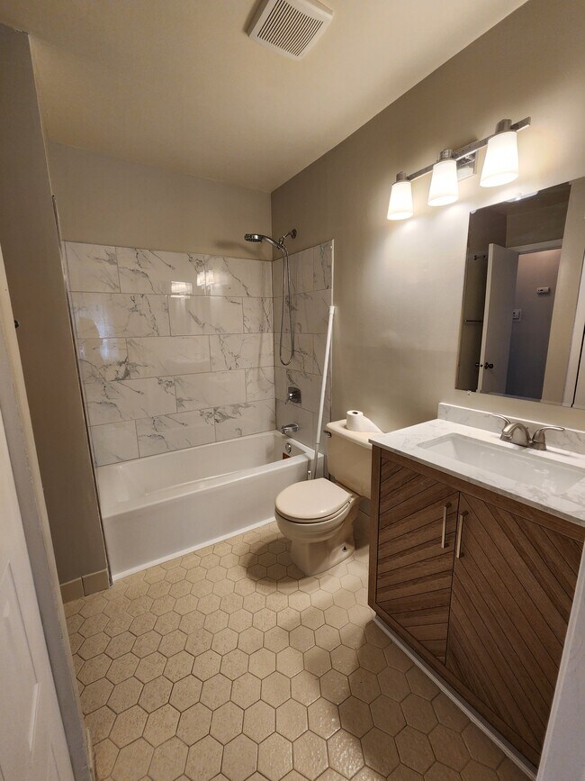 Baño recién reformado - 34 Barberry Ct