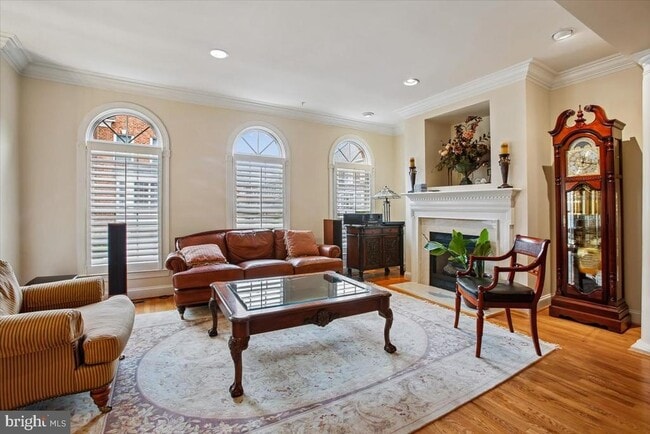 Building Photo - 1309 McLean Crest Ct