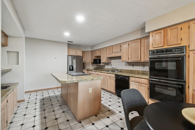 Foto del edificio - 2590 Sykes Creek Dr