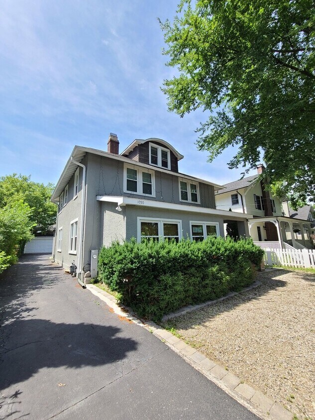 1050 Tower Rd, IL 60093 House Rental in IL