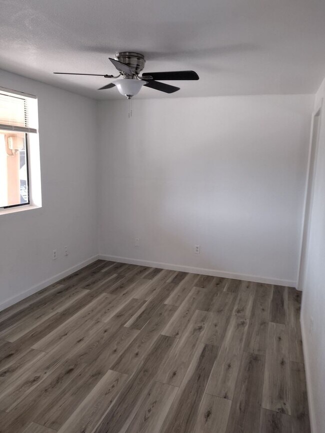 Foto del edificio - ONE MONTH FREE MOVE IN SPECIAL!!! Cute 1 Bed 1 Bath with water & electric included