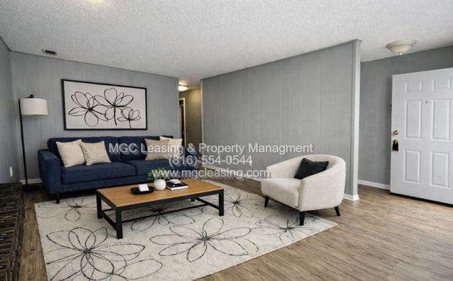 Building Photo - Spacious Duplex in Raytown, take a tour today!