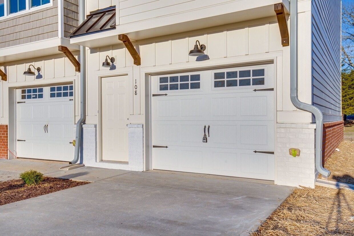 Foto principal - Townhome in Chapel Hill