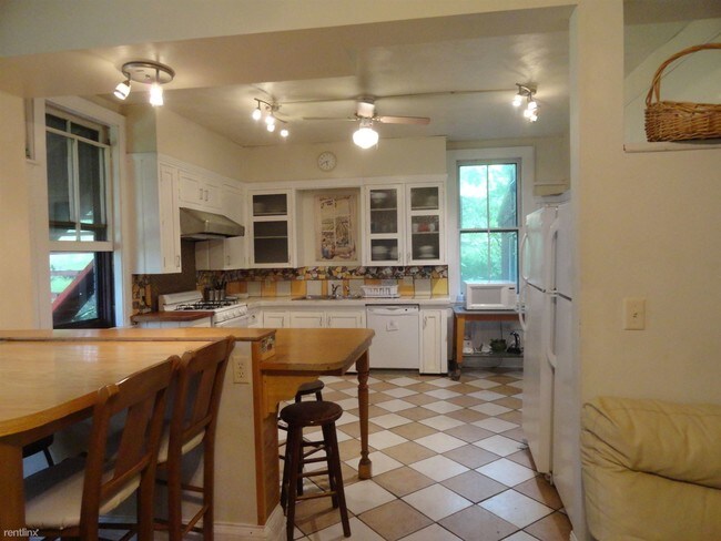 Foto del edificio - 127 N Quarry St