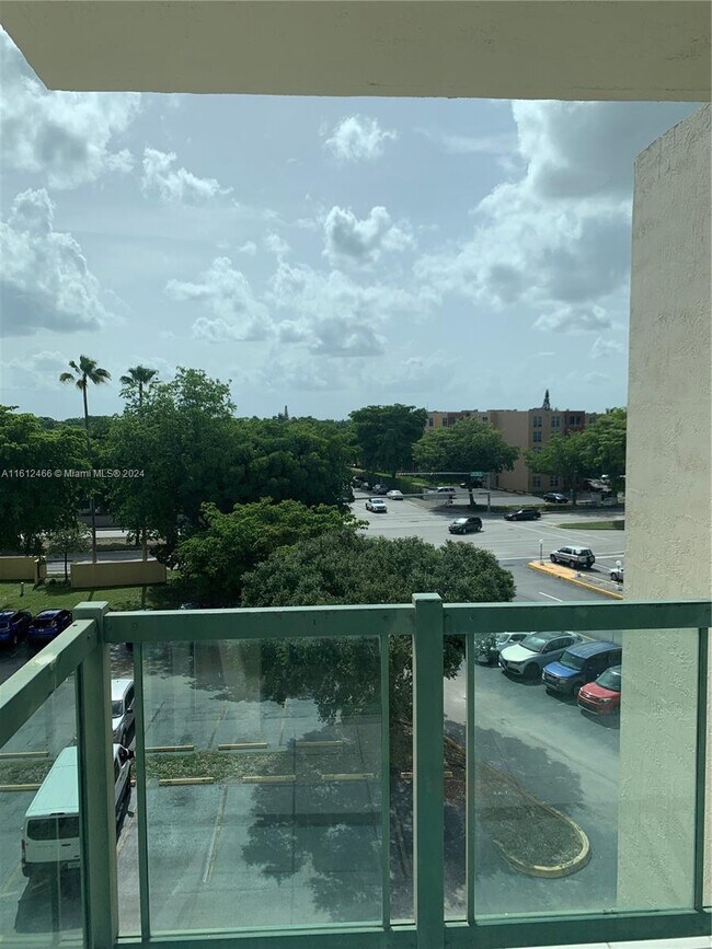 Foto del edificio - 2055 SW 122nd Ave