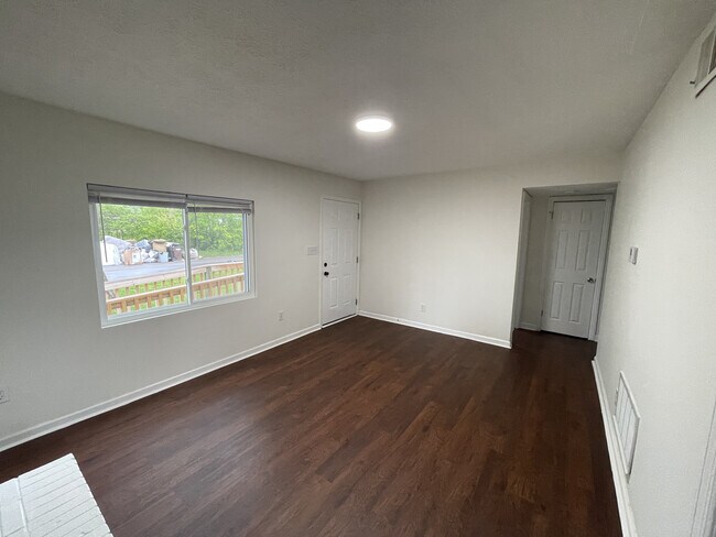 Building Photo - 2866 Northglen Dr