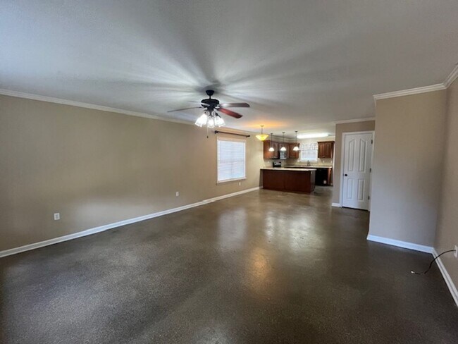 Building Photo - Renovated 4 Bedroom 2.5 Bath Home for Rent!