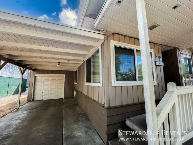 Foto del edificio - 1389 Ferry St