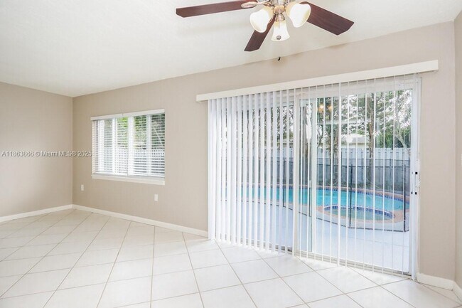 Foto del edificio - 8640 NW 25th St