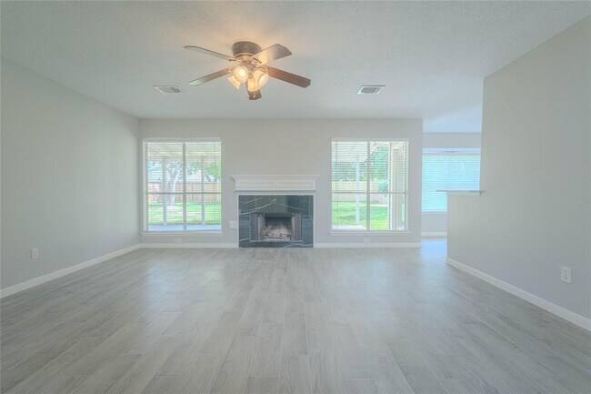 Building Photo - 11942 Kleinmeadow Dr