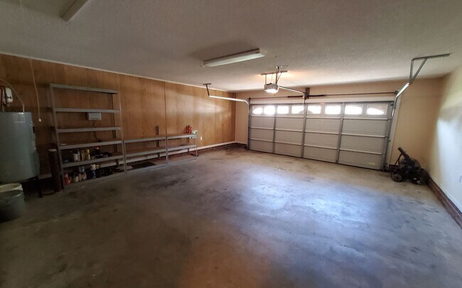 Building Photo - Beautiful Home in Wintergreen Subdivision!