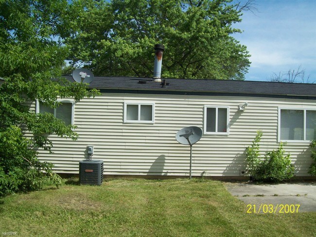 Foto del edificio - 3 br, 1 bath House - 2279 Douglas Joel Dr