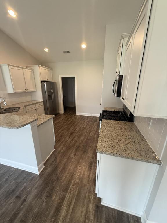Building Photo - 4225 Woodcliffe Dr