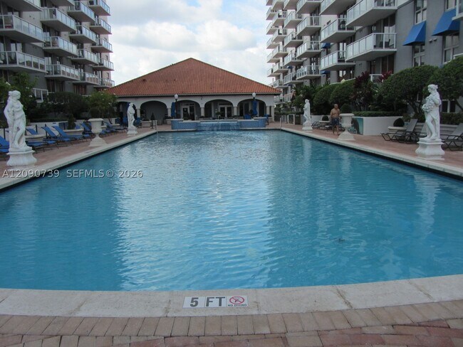 Foto del edificio - 5077 NW 7th St