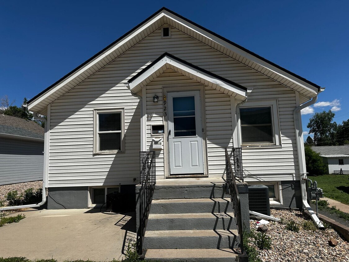 Foto principal - 923 23rd St