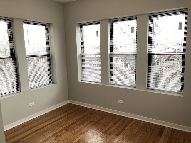 Foto del edificio - 4814 N Monticello Ave