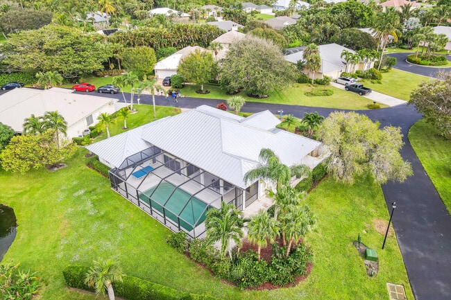 Foto del edificio - 8120 SE Waterway Dr