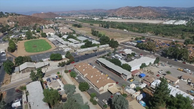 Foto del edificio - 9737 Riverview Ave