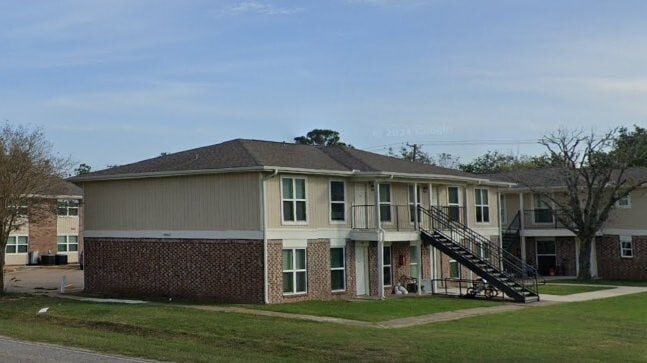 Building Photo - 501 Henderson Ave