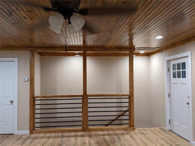 Foto del edificio - 560 Highland Ave