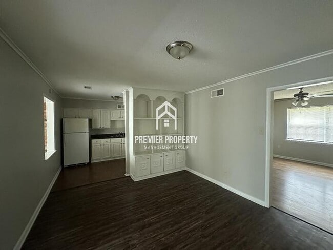 Foto del edificio - 5101 Rolling Fields Dr