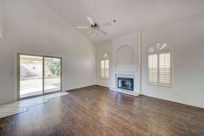 Foto del edificio - COMING SOON! Gorgeous 3 Bedroom North Scot...