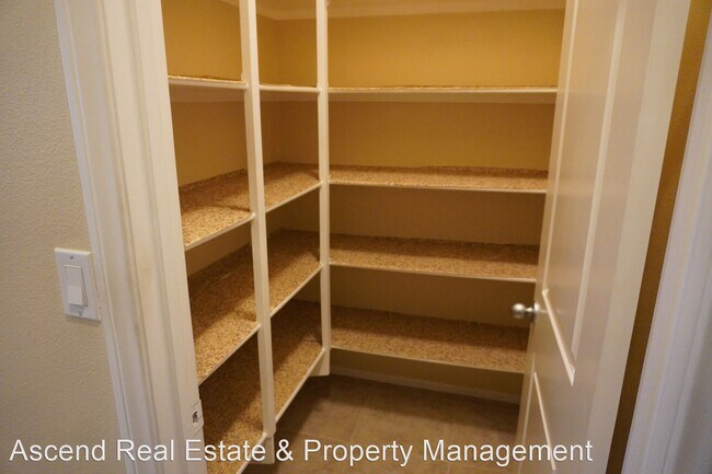 Foto del edificio - 5 br, 3.5 bath House - 5104 Cool Rush Terrace