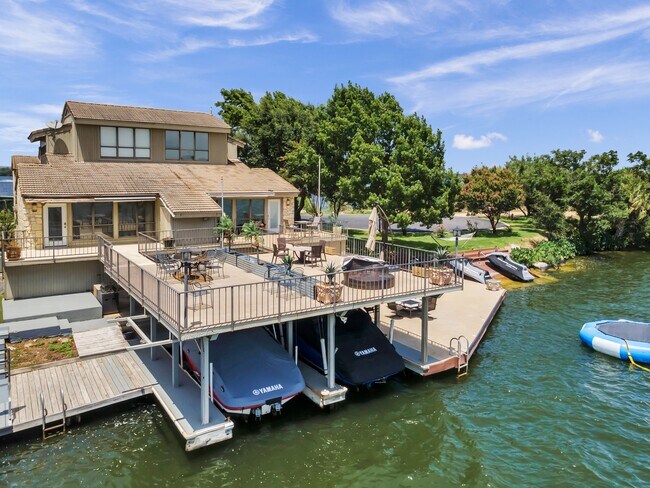 Foto del edificio - 533 Lighthouse Dr