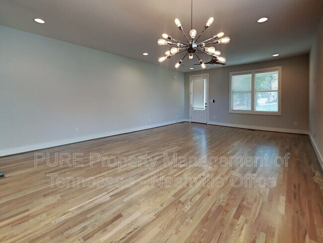 Building Photo - 1704 Simpkins St