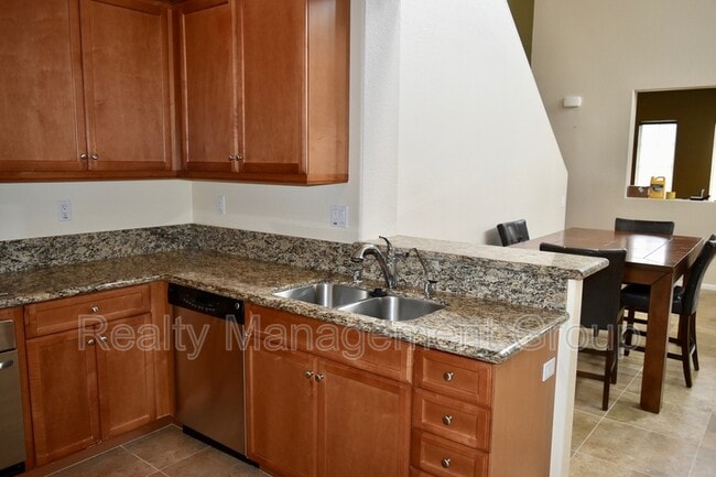 Building Photo - 1721 Cripple Creek Dr