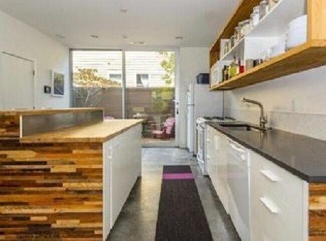 Building Photo - Modern 2 bedroom 2 bath loft- North Willia...