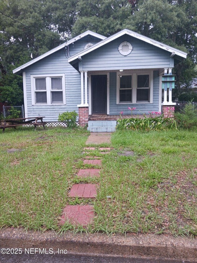 Foto principal - 451 Duray St